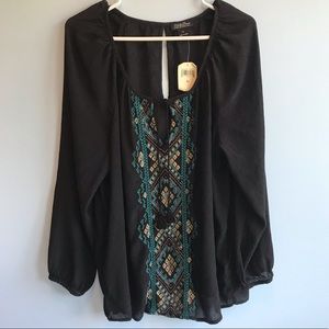 NWT Lucky Brand Blouse w Teal Embroidery. Size L